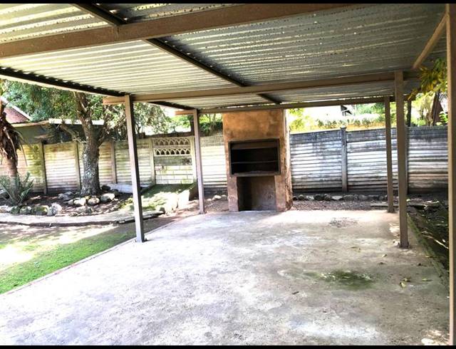 9 BEDROOM HOUSE FOR SALE IN SCOTTSVILLE